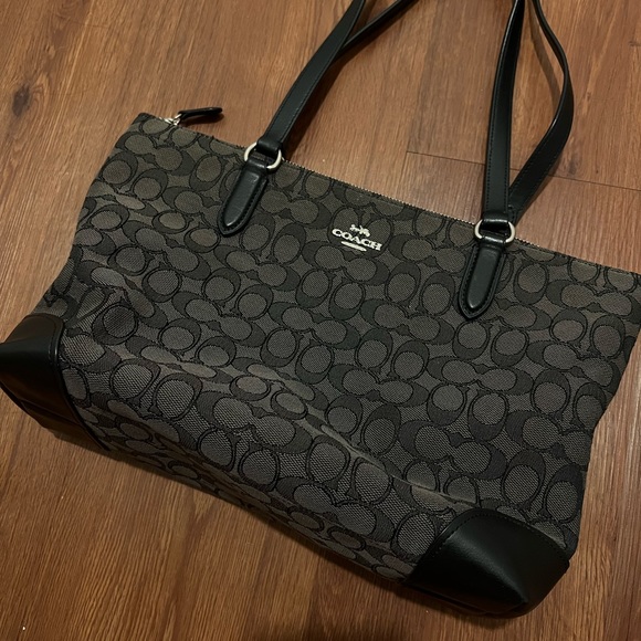 COACH small tote - Picture 3 of 5